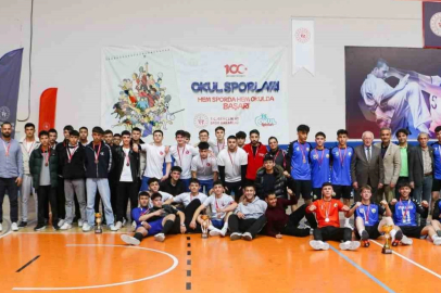 Okullu Gençler Hentbol Müsabakaları tamamlandı