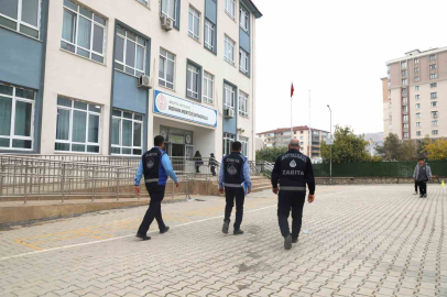 Hizmetler ilçenin dört bir yanında devam ediyor