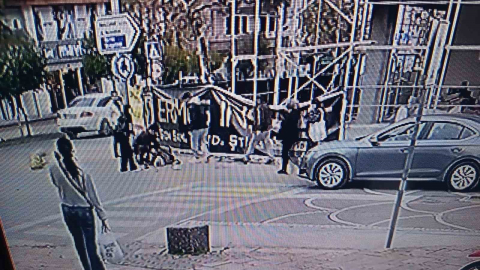 Fenalaşarak yere düşen yaşlı adam hastanede yaşam savaşı veriyor