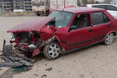 Yine kaza: Malatya’da iki araç çarpıştı: 2 yaralı