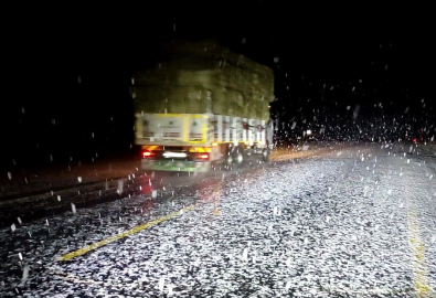 Ardahan’da kar yağışı ulaşımı olumsuz etkiledi