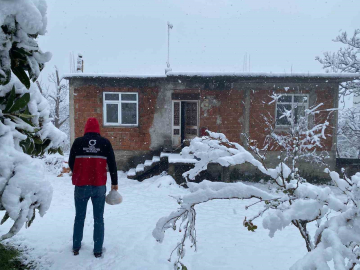 Ordu’da ihtiyaç sahiplerine sıcak yemekleri ulaştırılıyor
