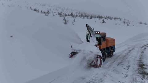 Elazığ’da 113  köy yolunda çalışmalar sürüyor