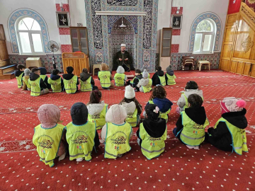 Hande Gül Anaokulu minik öğrenciler Ramazan ruhunu camide yaşadı