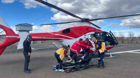Bingöl’de helikopter ambulans diyaliz hastası havalandı
