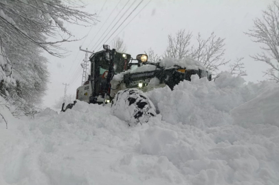 Ordu'da Büyükşehir ekipleri karla mücadelede sahada