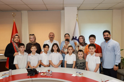 Gebze'de minik öğrencilerden Başkan Büyükgöz’ ziyaret